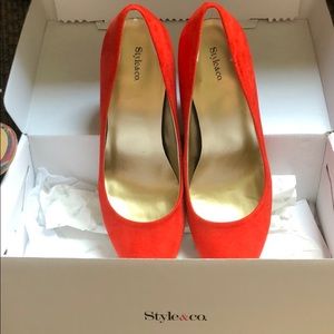 Style &co. Orange blossom heels!